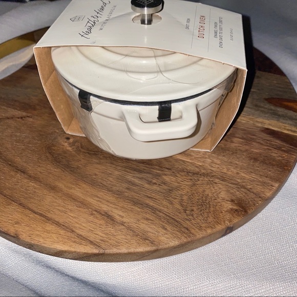 Hearth & Hand Dining Newhearth Hand Cast Iron Dutch Oven 5 Quart